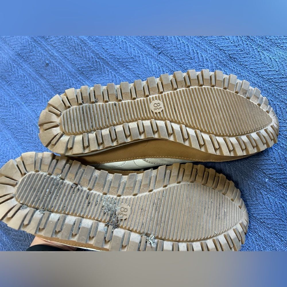 Universal Thread sneakers - Picture 5 of 6